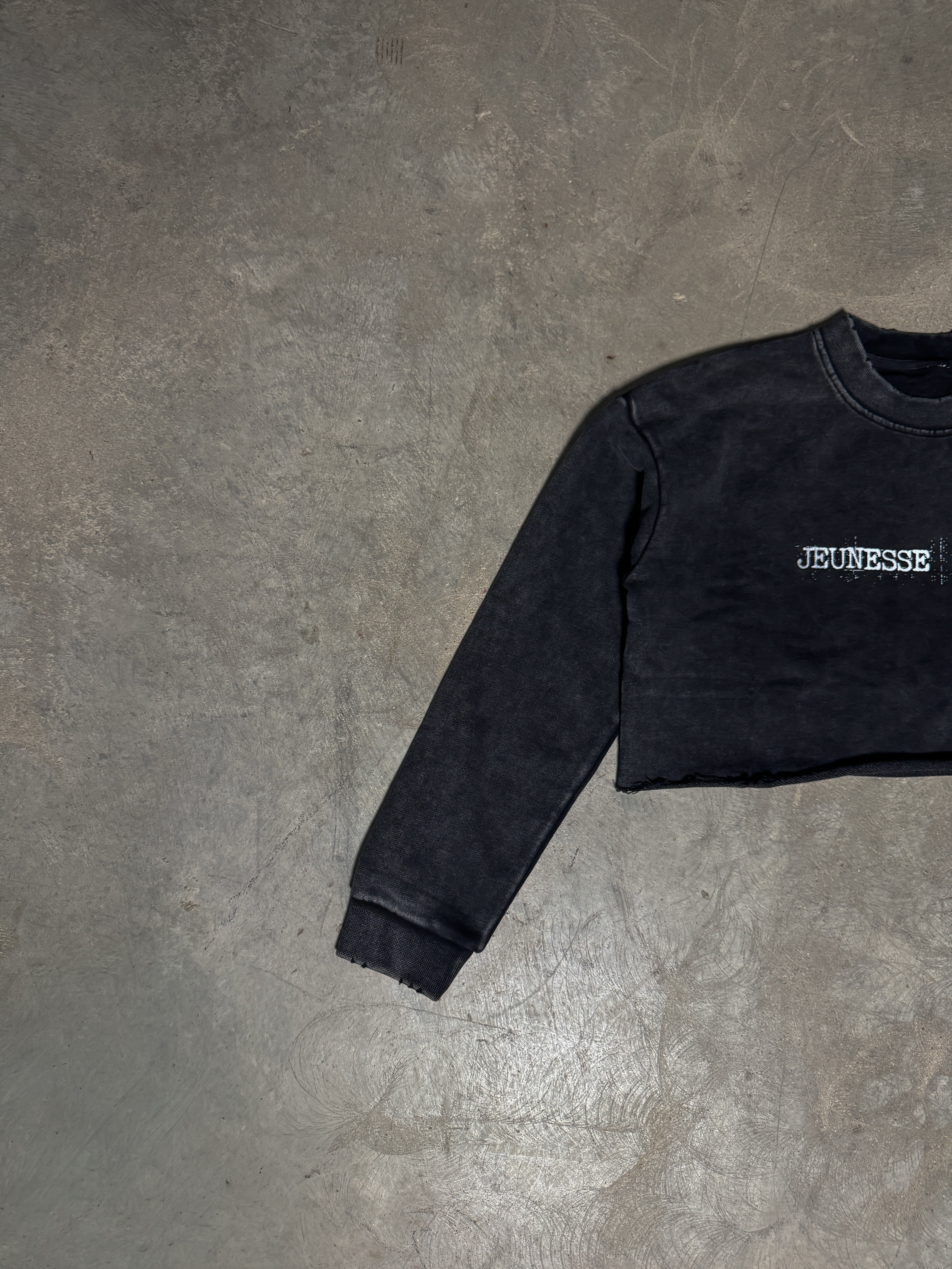 Jeunesse Perdue Crop Sweater (Black)