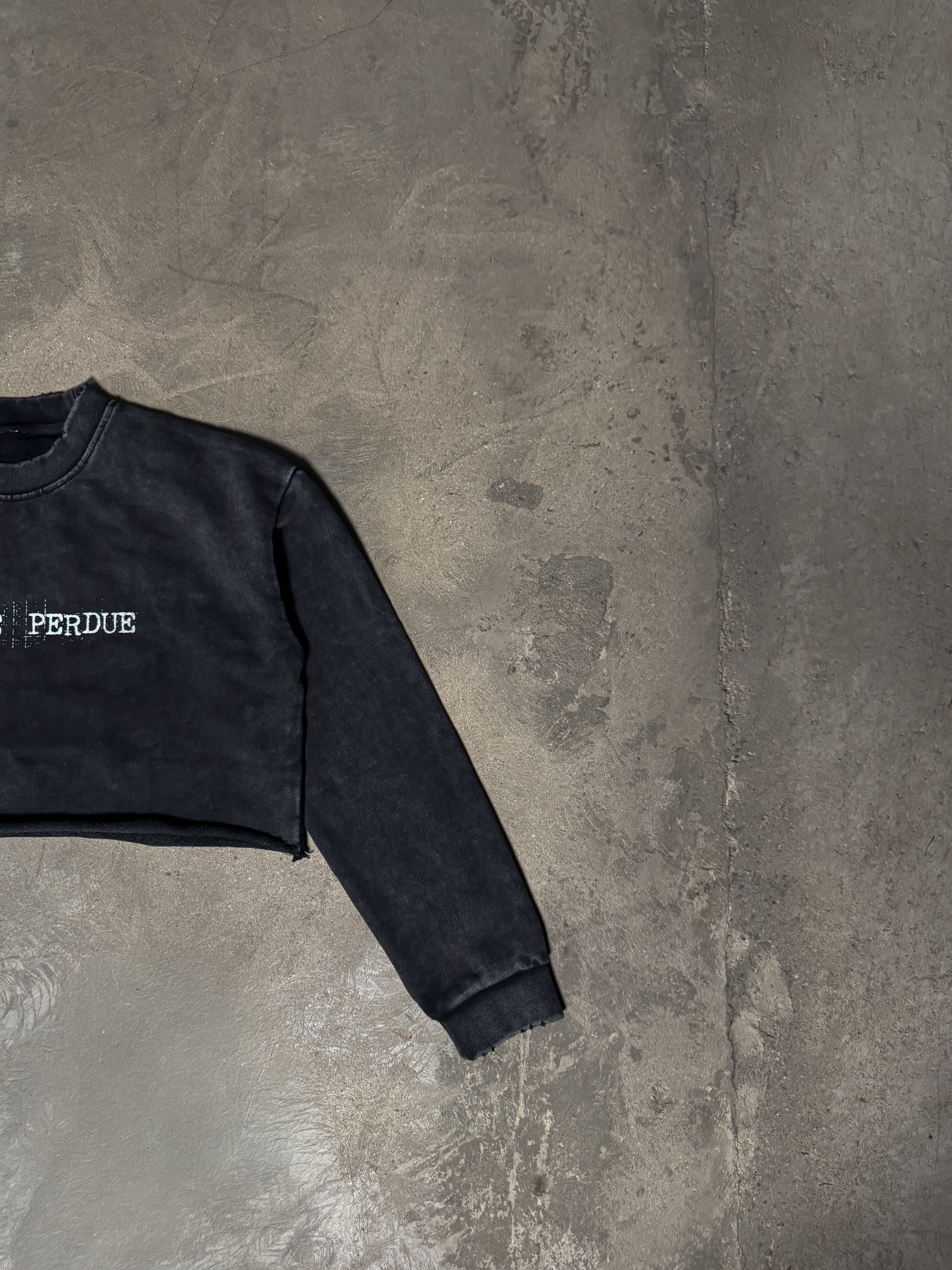 Jeunesse Perdue Crop Sweater (Black)