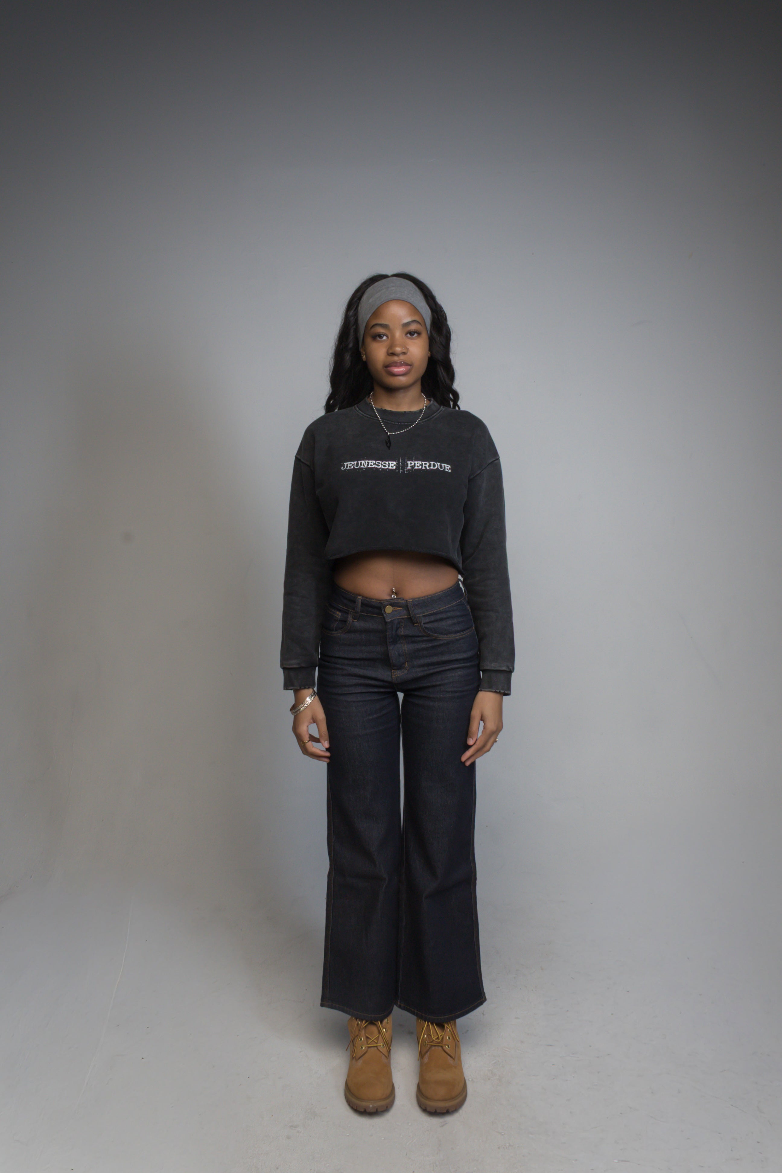 Jeunesse Perdue Crop Sweater (Black)