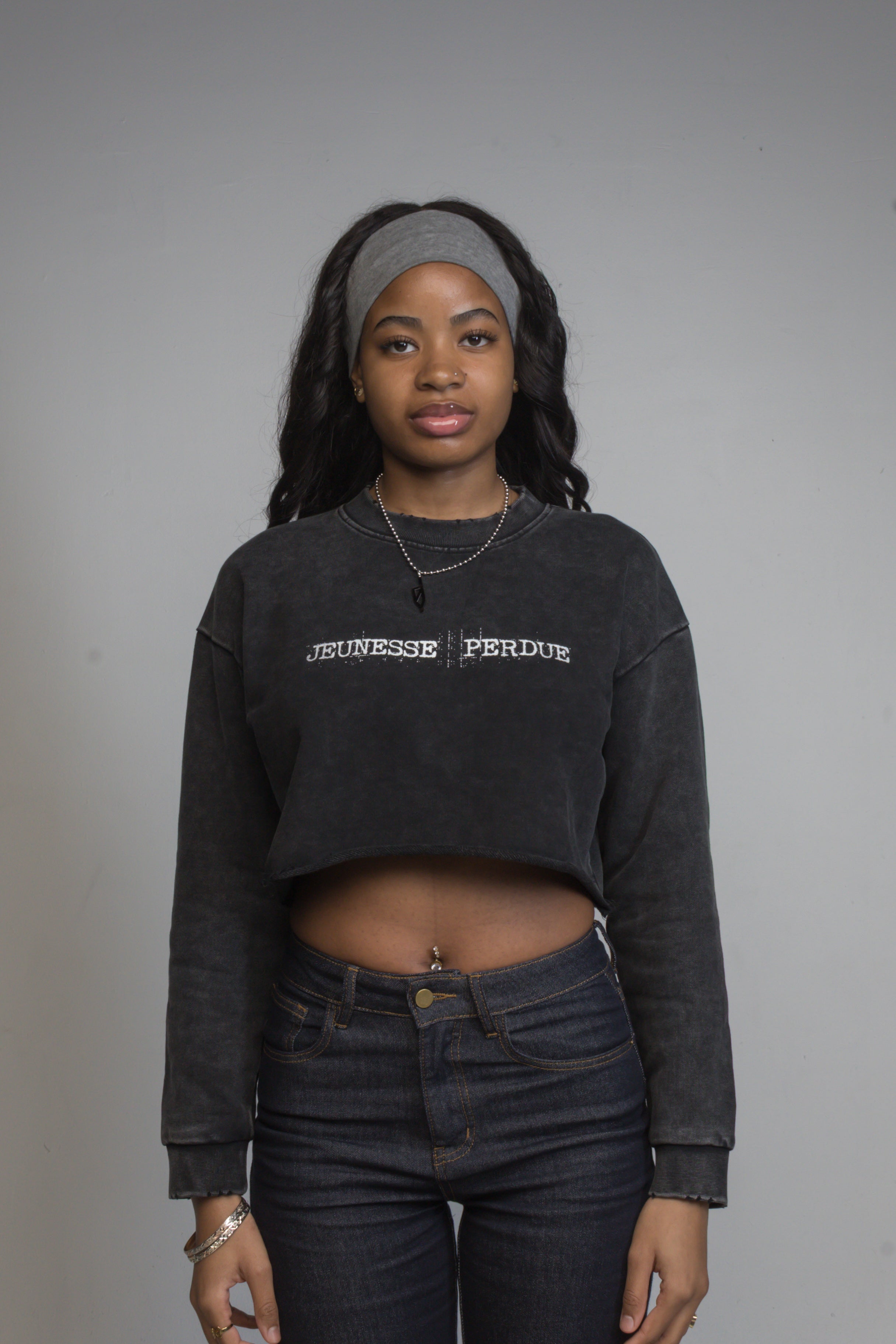 Jeunesse Perdue Crop Sweater (Black)